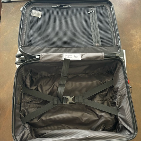 ✈️🧳 Herschel Heritage™ Hardshell Luggage | Carry On - 35L - Black NEW!!! 🧳✈️ - Picture 7 of 11